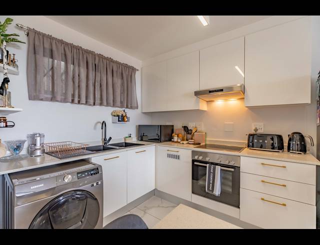 2 BEDROOM APARTMENT FOR SALE IN WINDERMERE